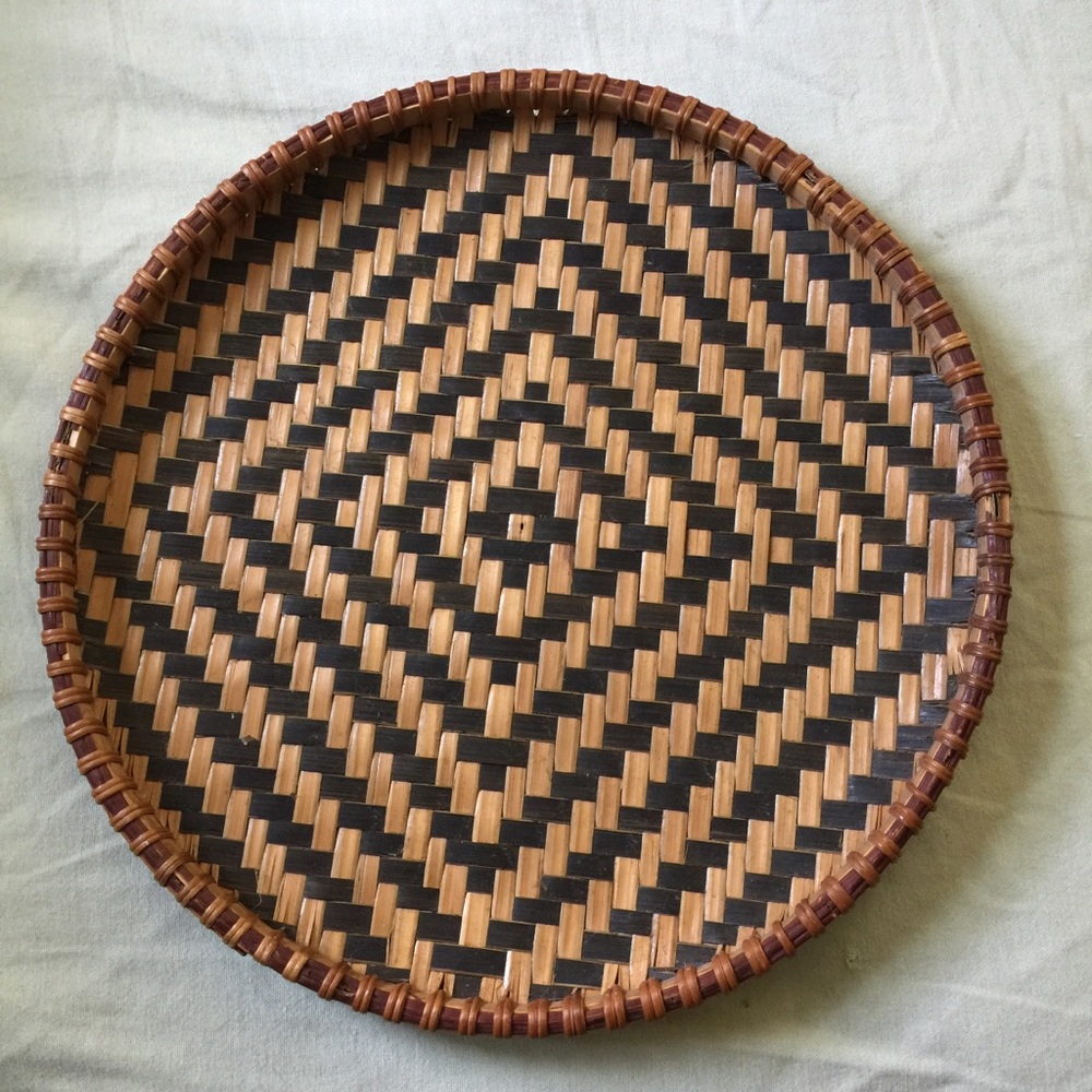 Circular basket wall hangin decoration